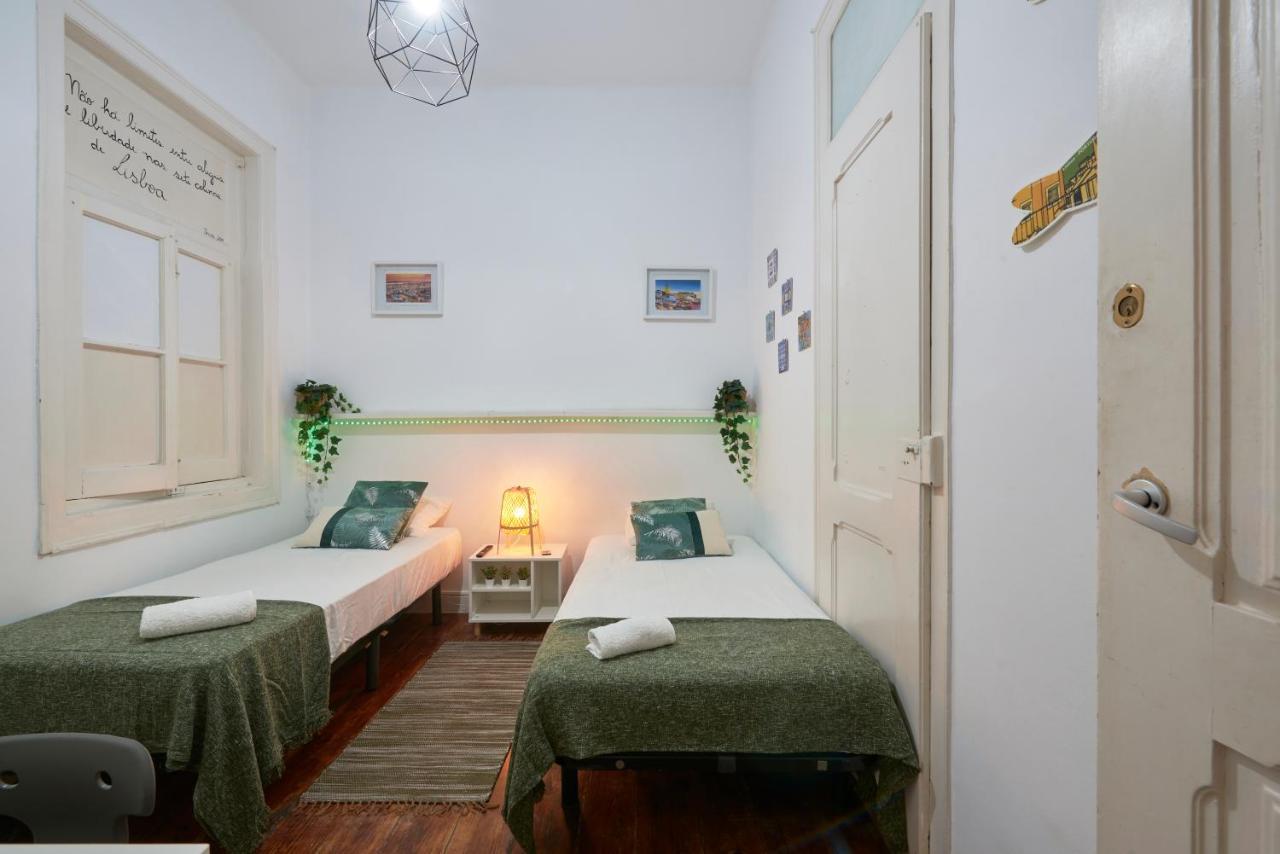Brand New Hostel Anjos Lisbona Esterno foto