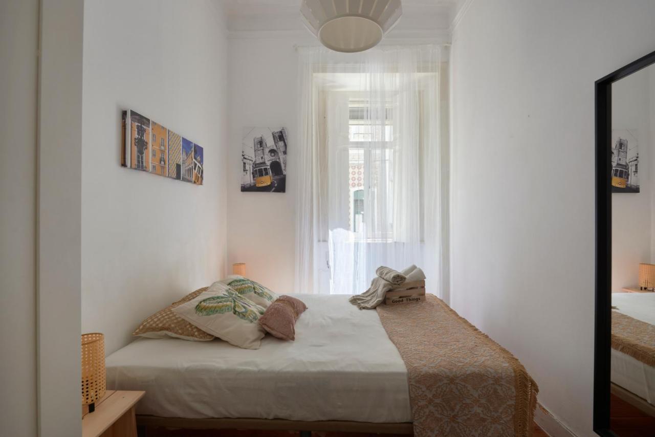 Brand New Hostel Anjos Lisbona Esterno foto
