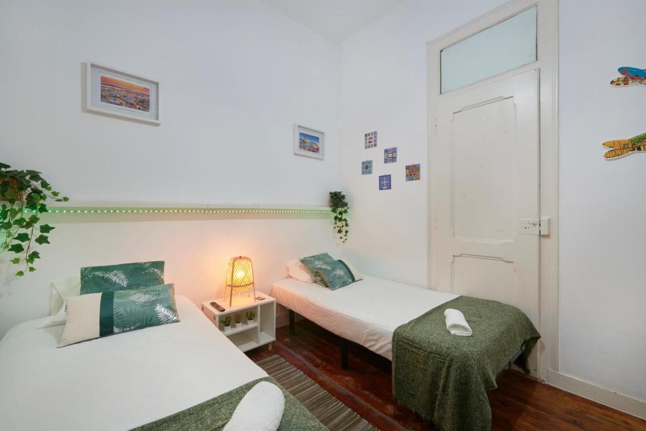 Brand New Hostel Anjos Lisbona Esterno foto