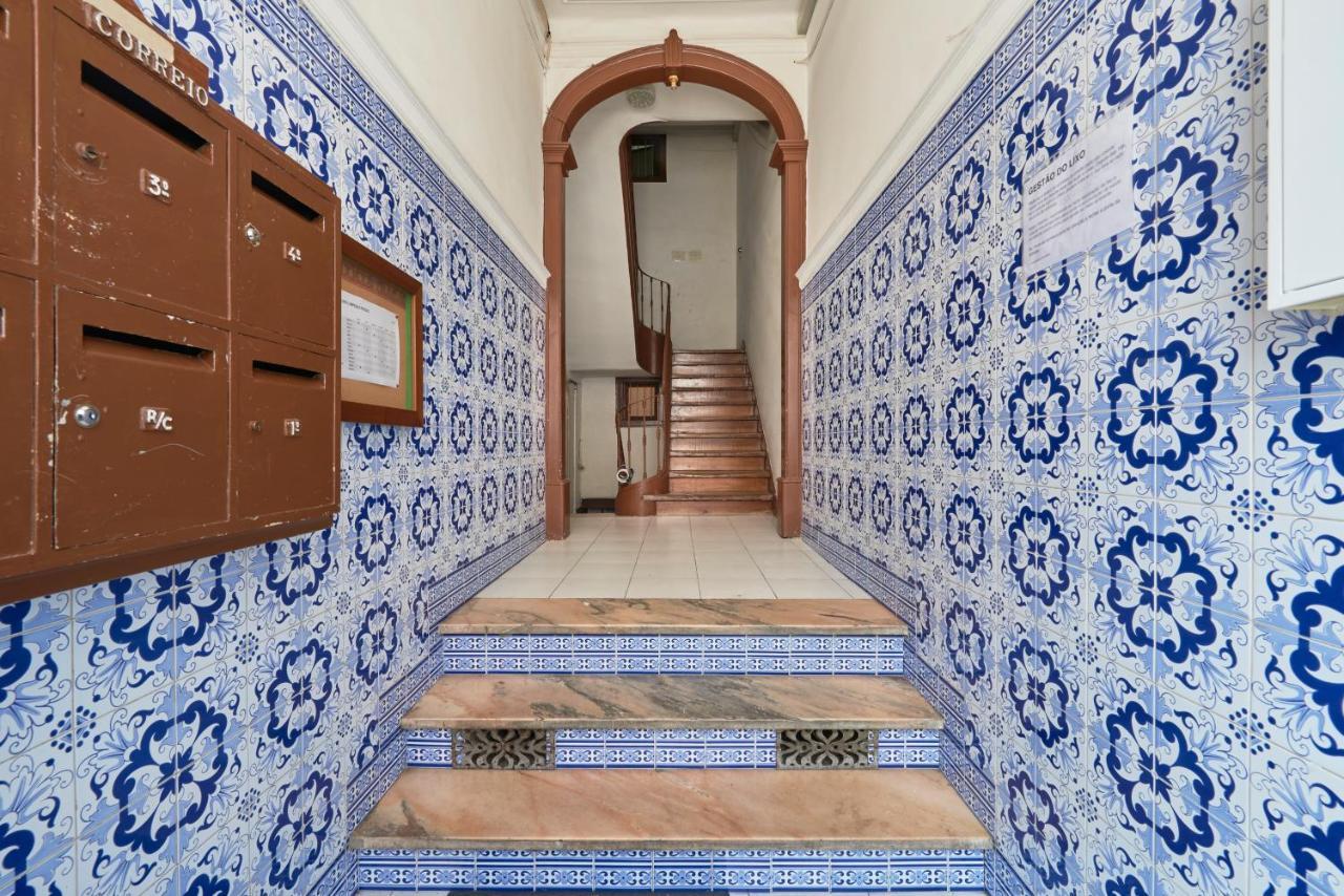 Brand New Hostel Anjos Lisbona Esterno foto