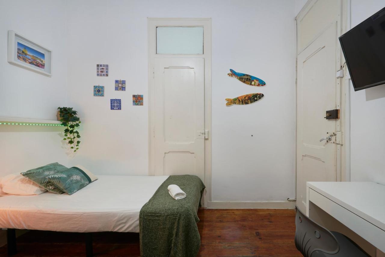 Brand New Hostel Anjos Lisbona Esterno foto