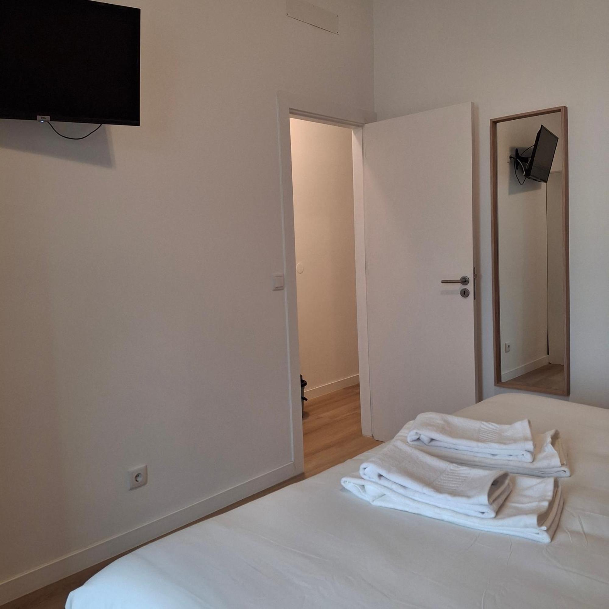 Brand New Hostel Anjos Lisbona Esterno foto